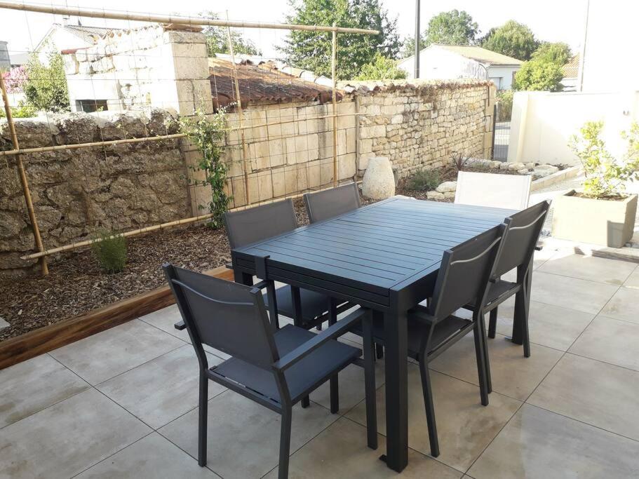Gite 4/5 Personnes - Marais Poitevin - Coulon Exteriör bild